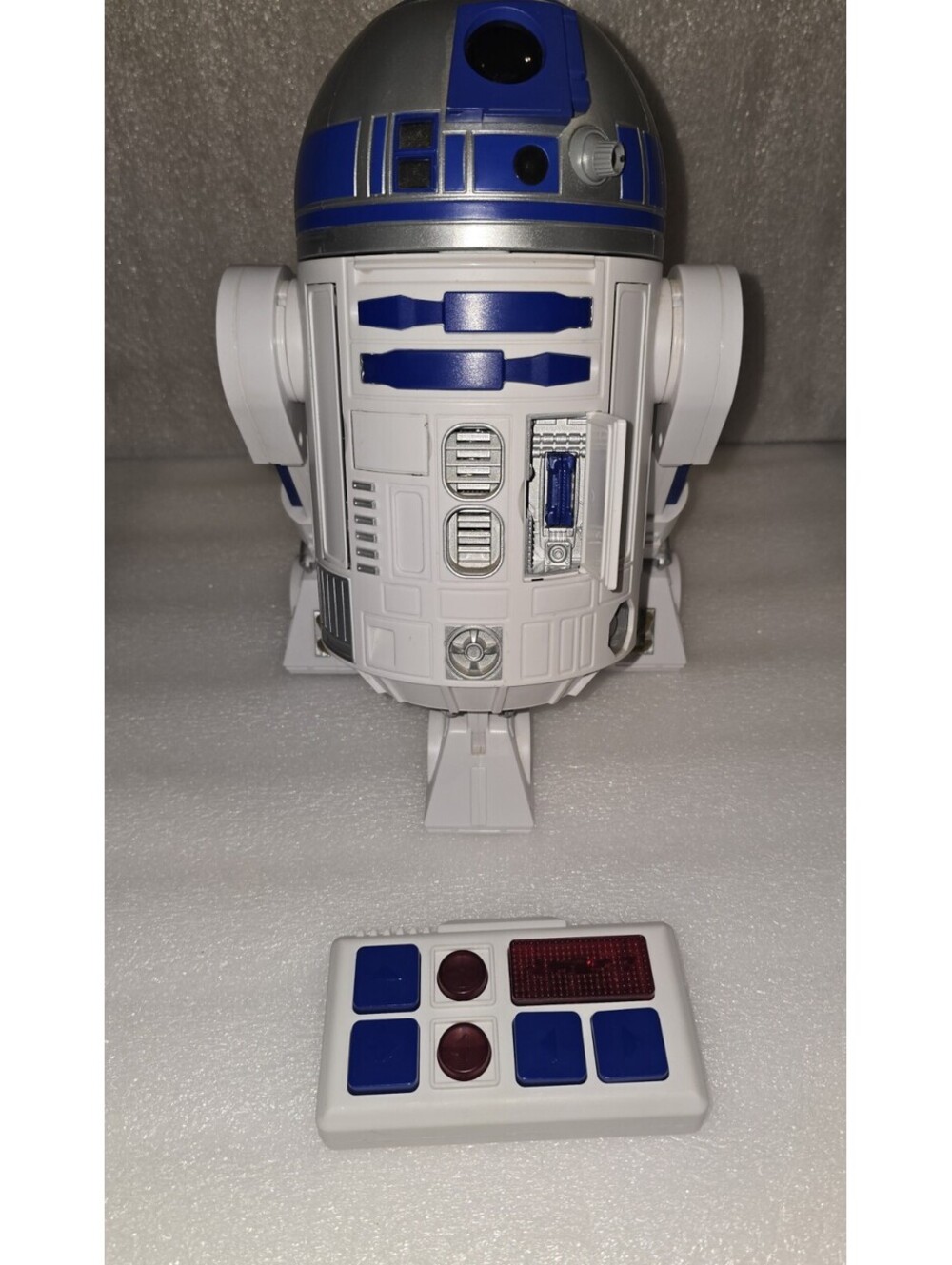 Star Wars R2-D2 Galaxy's Edge Disney Parks Droid Depot w/Remote & Chip Works